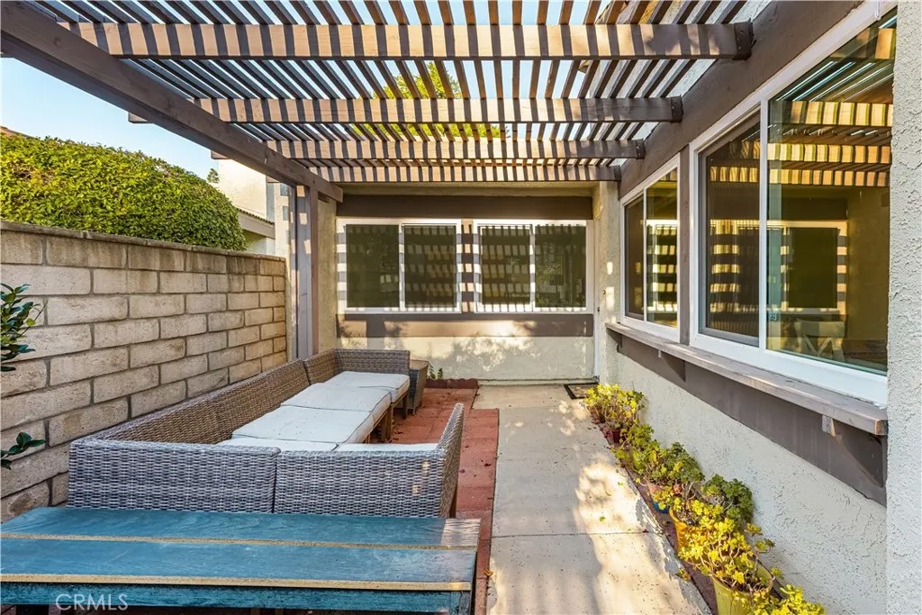 5573 E Vista Del Rio
