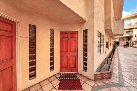 Photo of 321 W. Queen St. Unit 8 ST, Inglewood, CA 90301 (MLS # SB26170359)