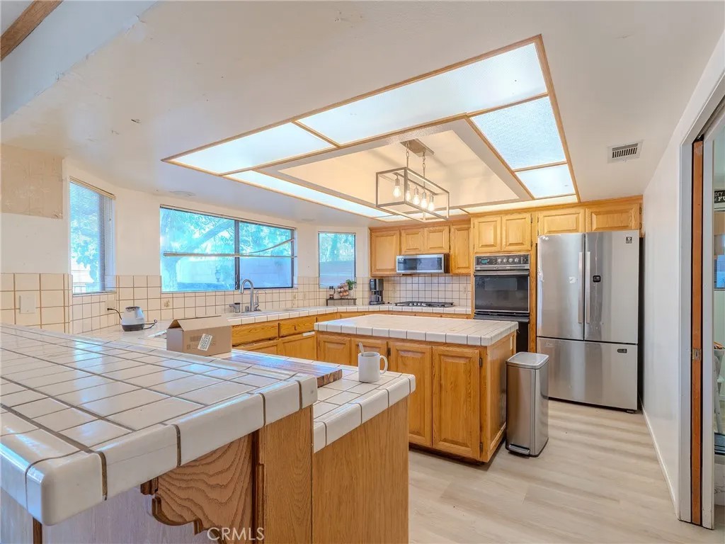10410 Live Oak