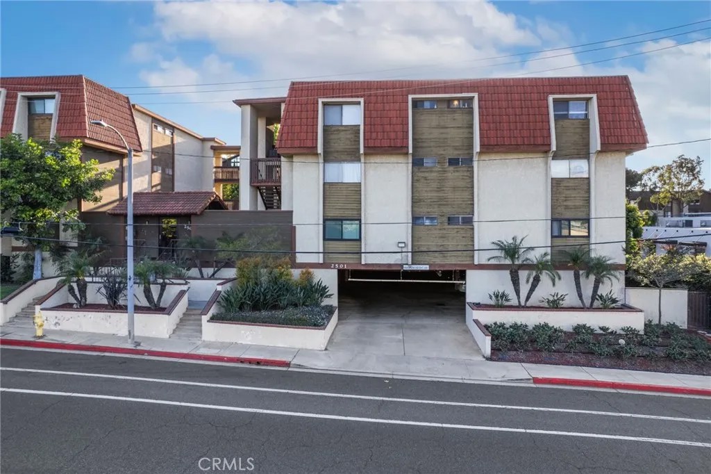2501 Temple