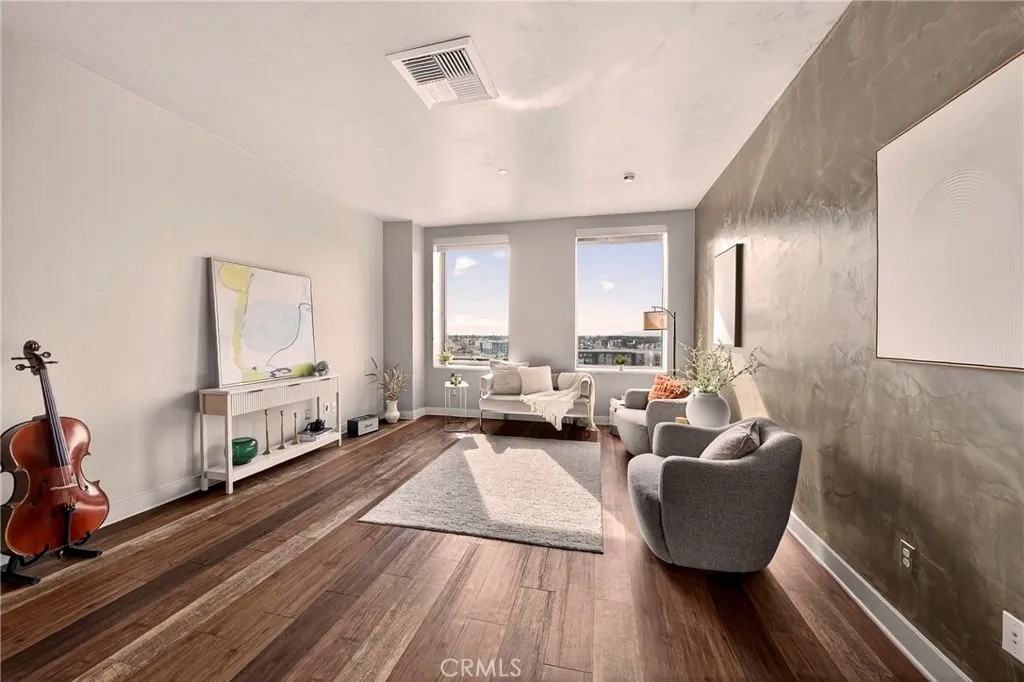 3810 Wilshire Boulevard 909