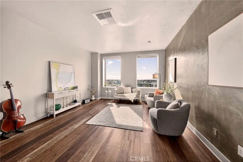 3810 Wilshire Boulevard 909