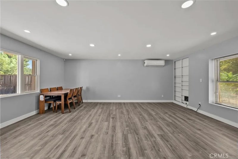 2321 W Avenue M4