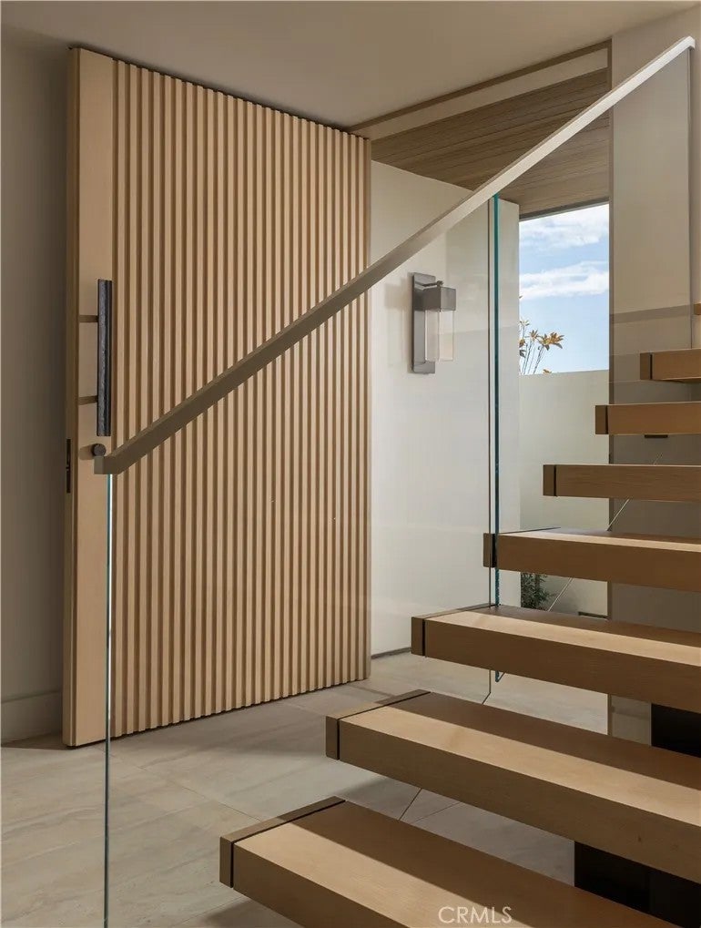 1700 E Oceanfront