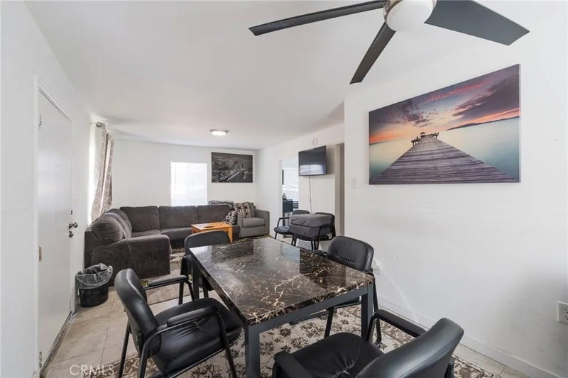 2521 E 129th