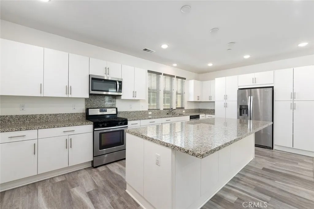 5341 Calle Rockfish 76