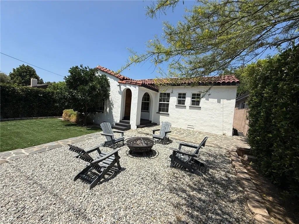 Photo of 2201 Avon, Los Angeles, CA 90026 (MLS # CV25278949)