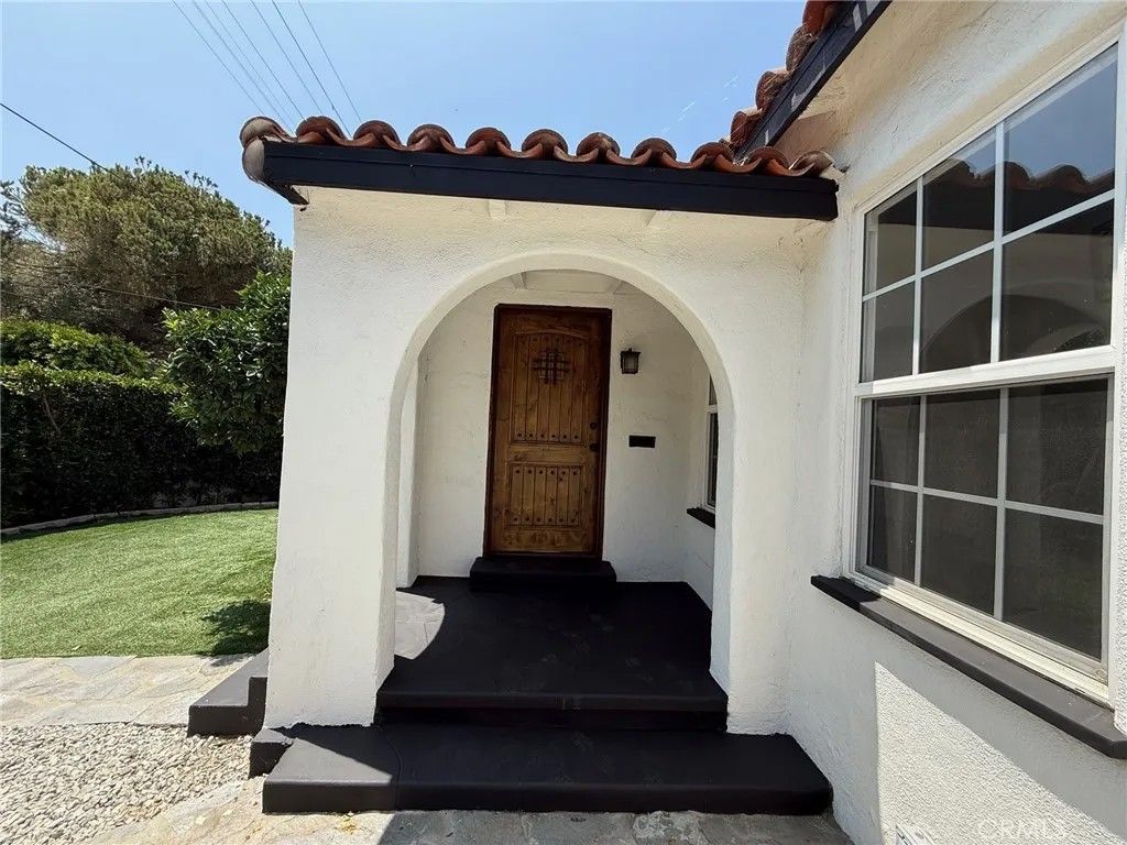 Photo of 2201 Avon, Los Angeles, CA 90026 (MLS # CV25278949)