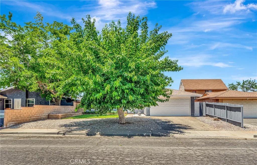 Photo of 42921 Alep ST, Lancaster, CA 93536 (MLS # SR26125120)