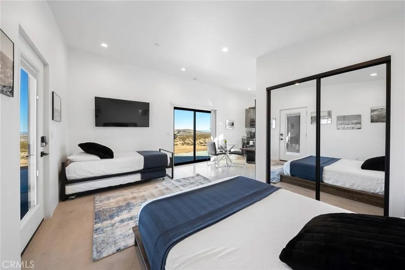4525 Lookout