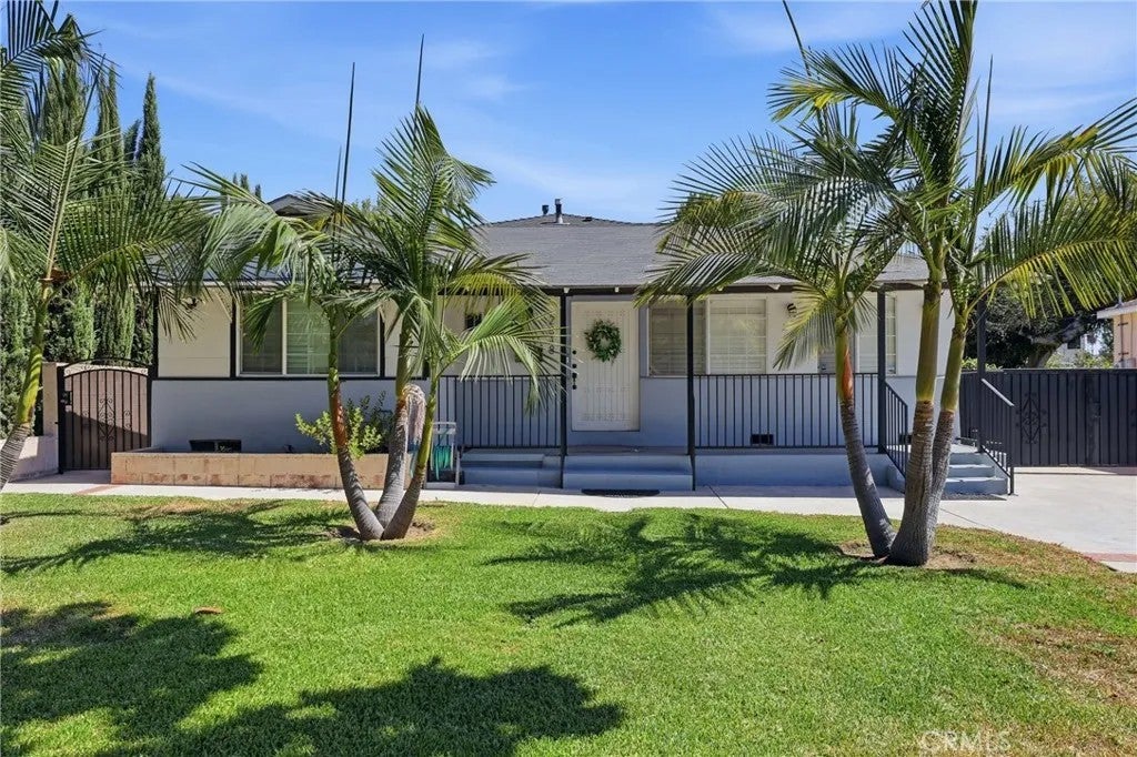 Photo of 2848 Larkfield Avenue, Arcadia, CA 91006 (MLS # AR26196093)
