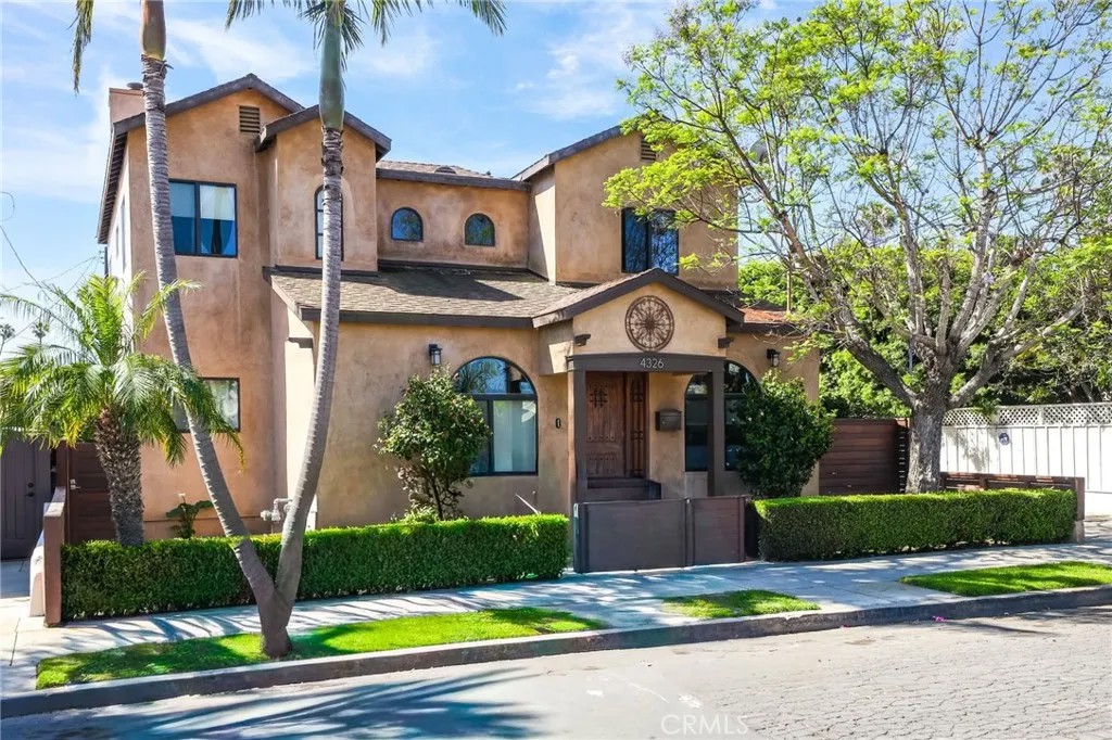 4326 E Vista Street