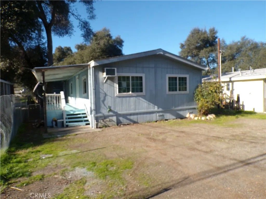 Photo of 3025 12th St, Clearlake, CA 95422 (MLS # LC25281586)