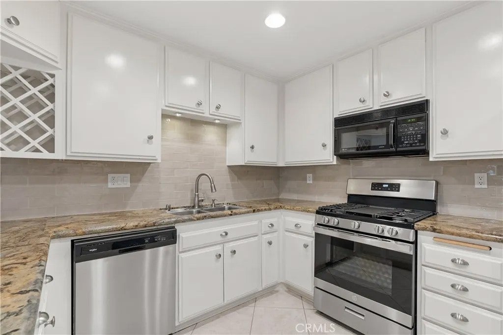 16939 Highfalls