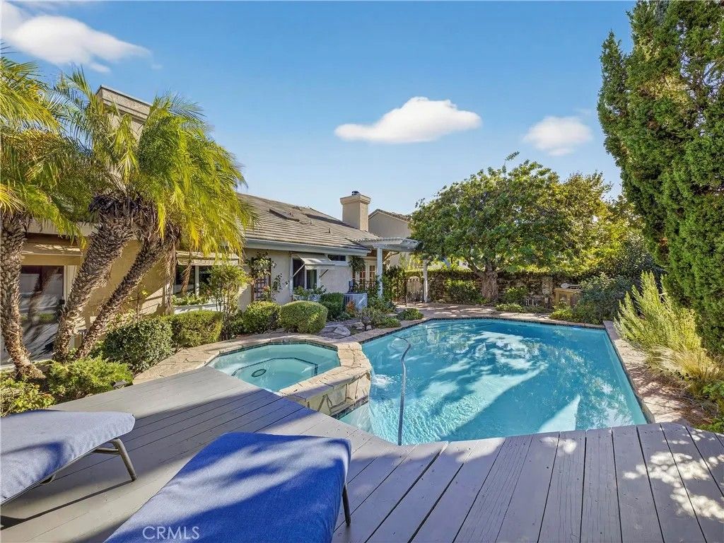 Photo of 27149 Highlands Ln, Valencia, CA 91354 (MLS # SR25267691)