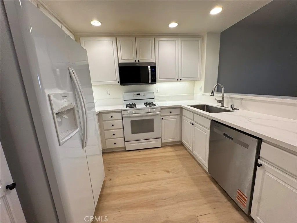 Photo of 418 Timberwood, Irvine, CA 92620 (MLS # TR25277862)