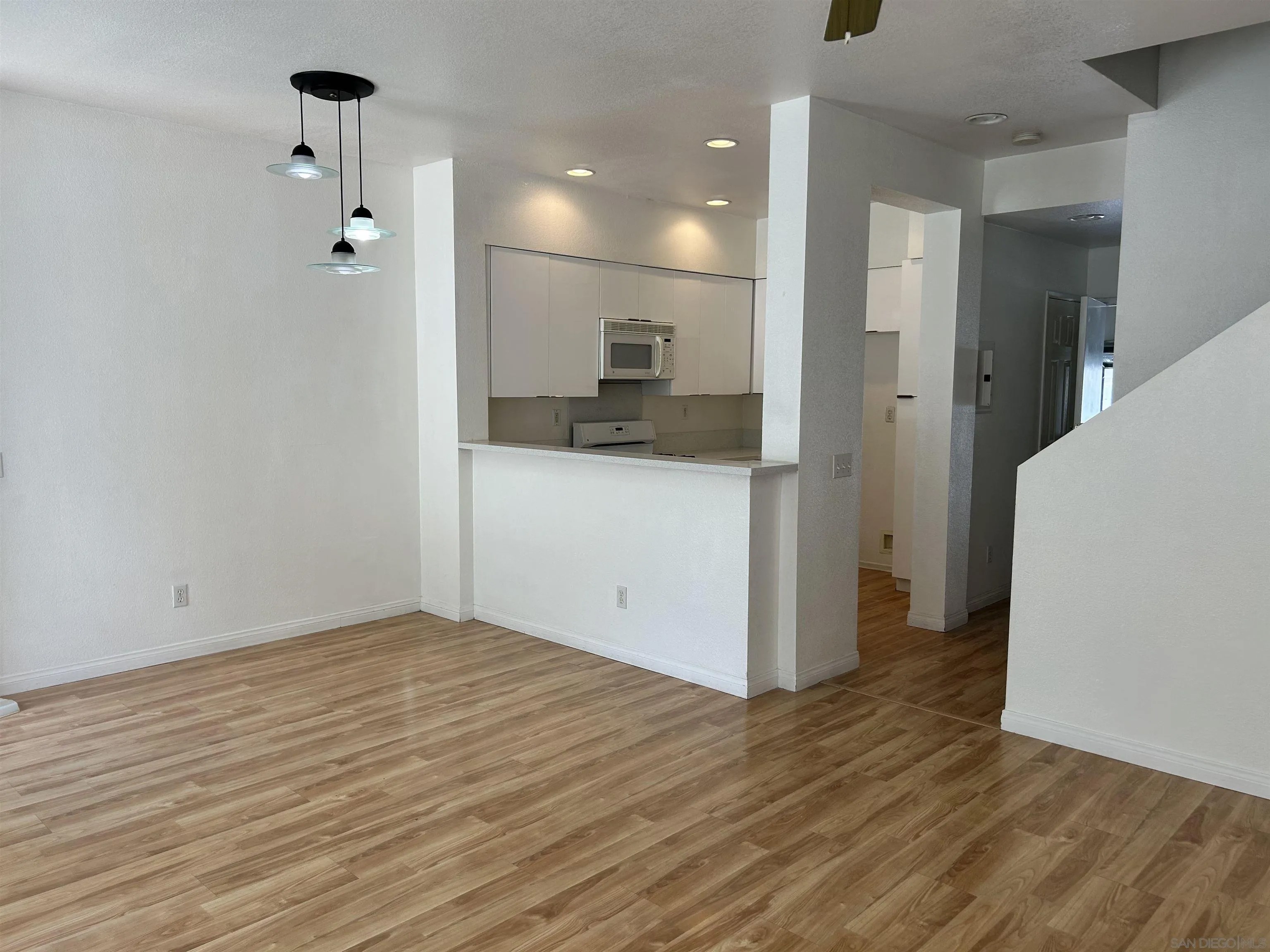 1311 phlox court
