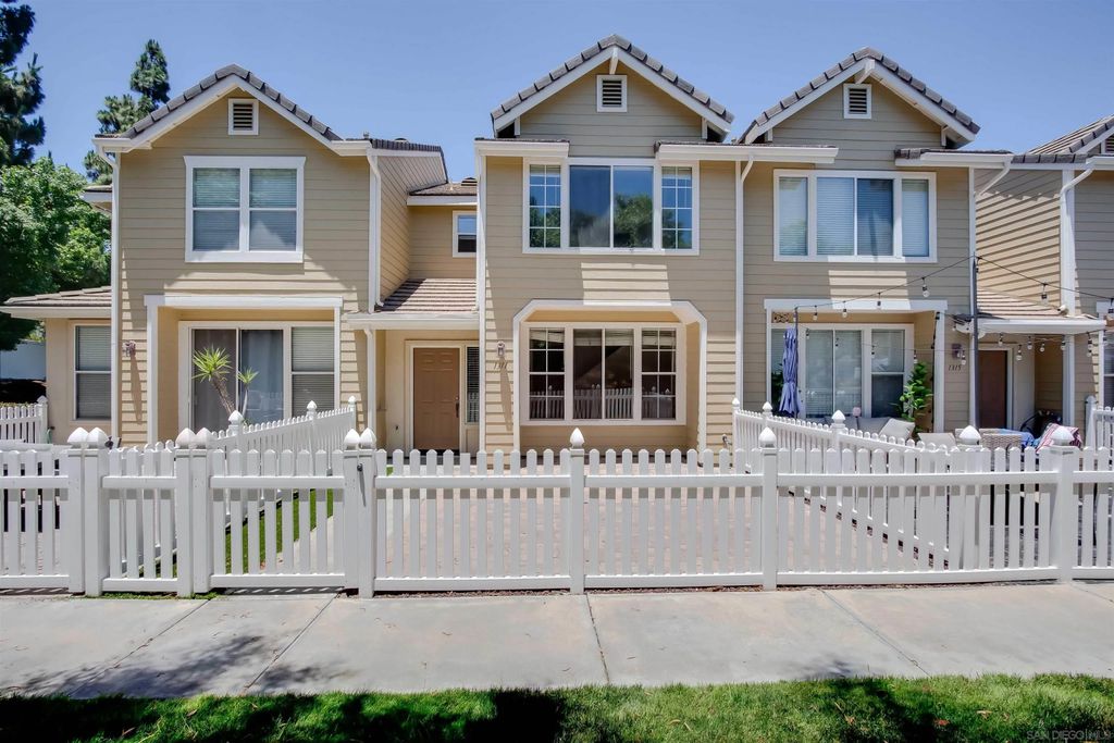 Photo of 1311 phlox Court, Carlsbad, CA 92011 (MLS # 260011503)
