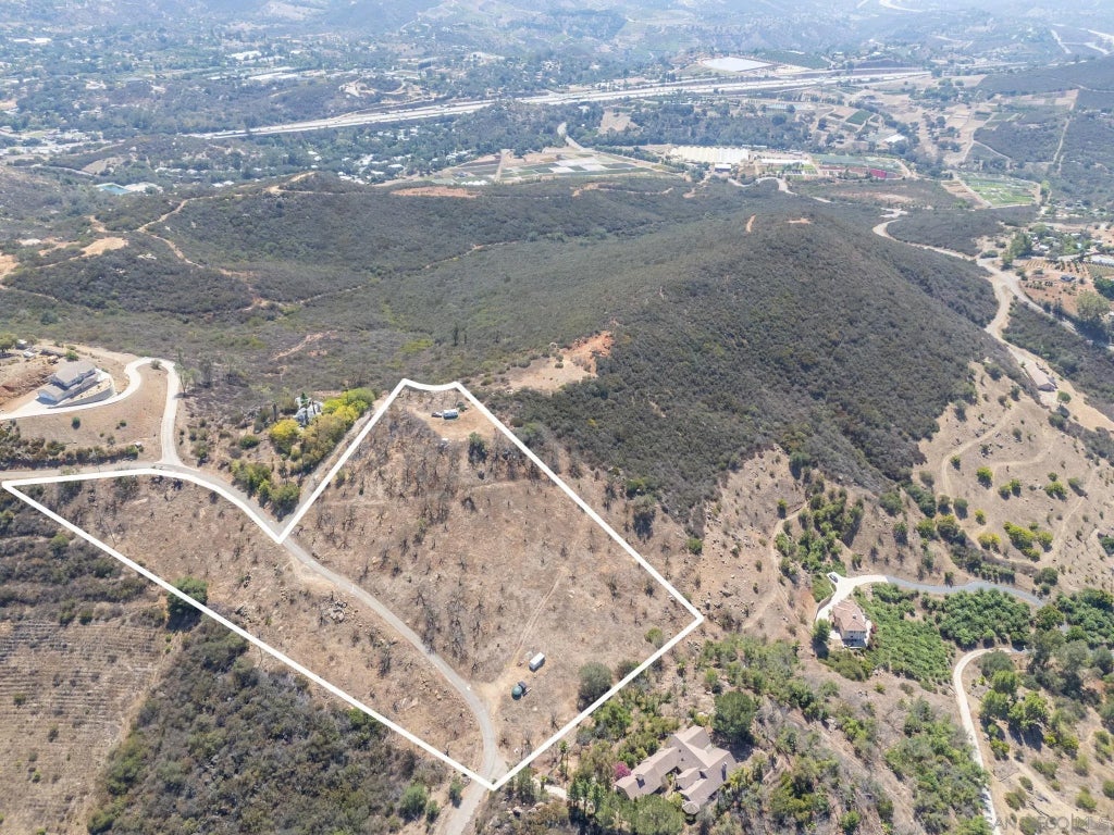 Photo of 2347 Lookout Mountain Rd, Fallbrook, CA 92028 (MLS # 260022610)