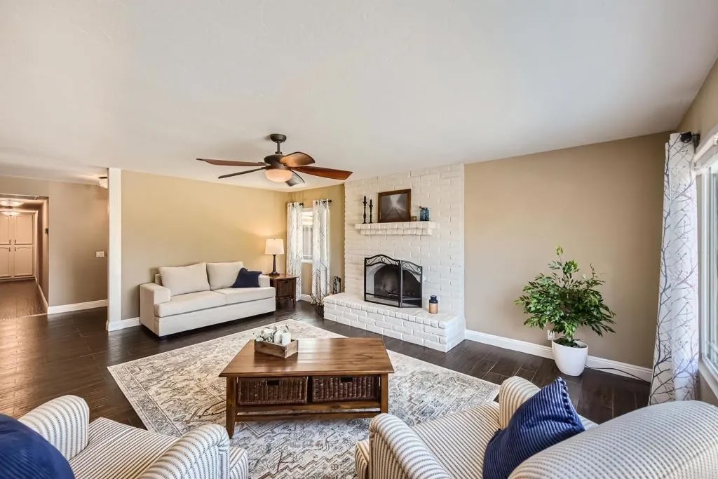 3006 N Victoria Drive