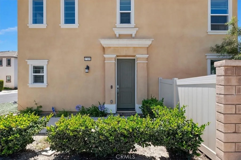 17109 Gray Pine Place