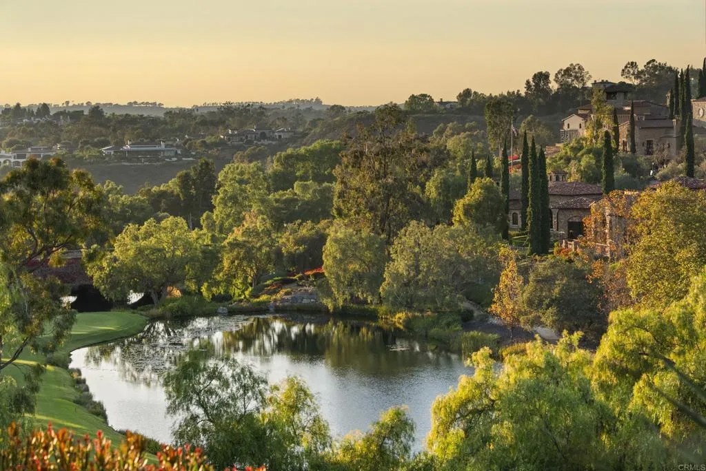 18446 Calle La Serra