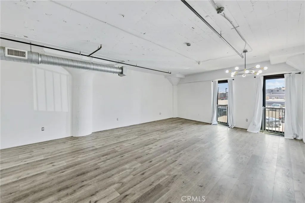 200 N San Fernando Road 202