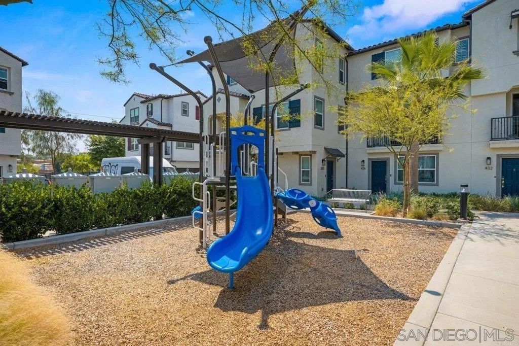 Photo of 408 Carina Gln, Escondido, CA 92025 (MLS # 260003306)