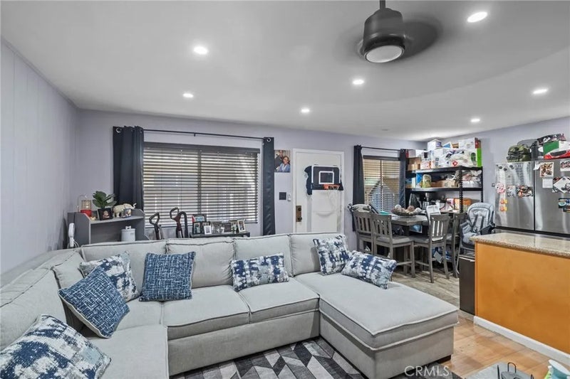 3301 Santa Fe Avenue 50