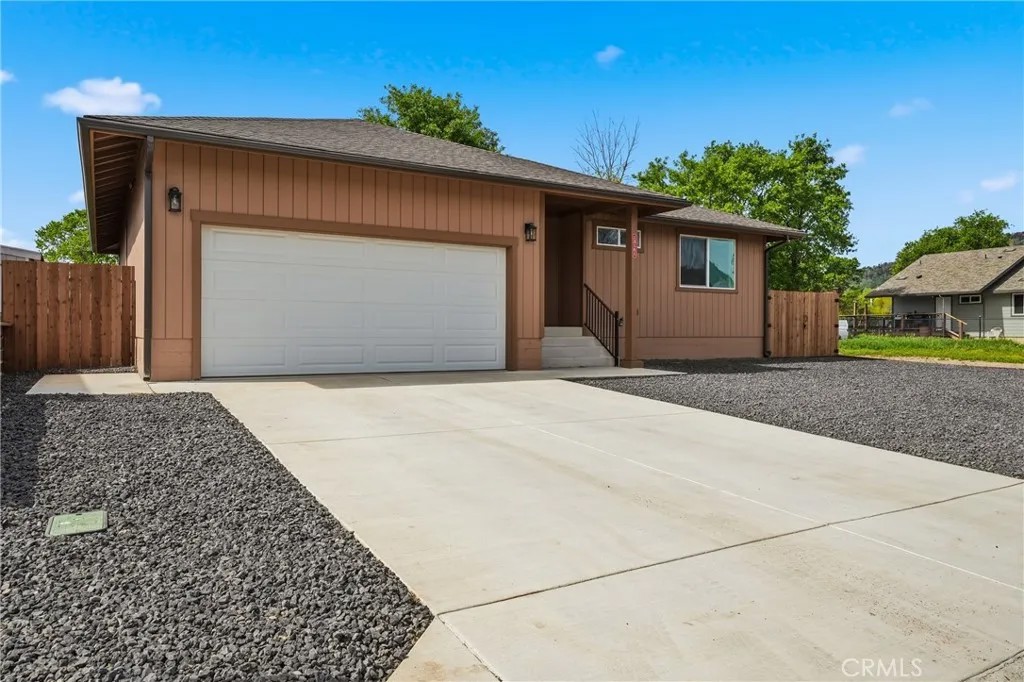 13161 Venus Village