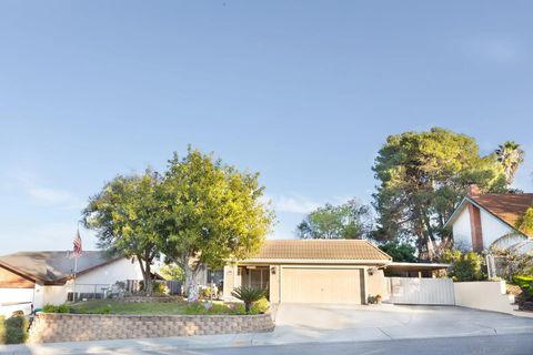 Photo of 12455 Ridgeton Dr, Lakeside, CA 92040 (MLS # 260005538)