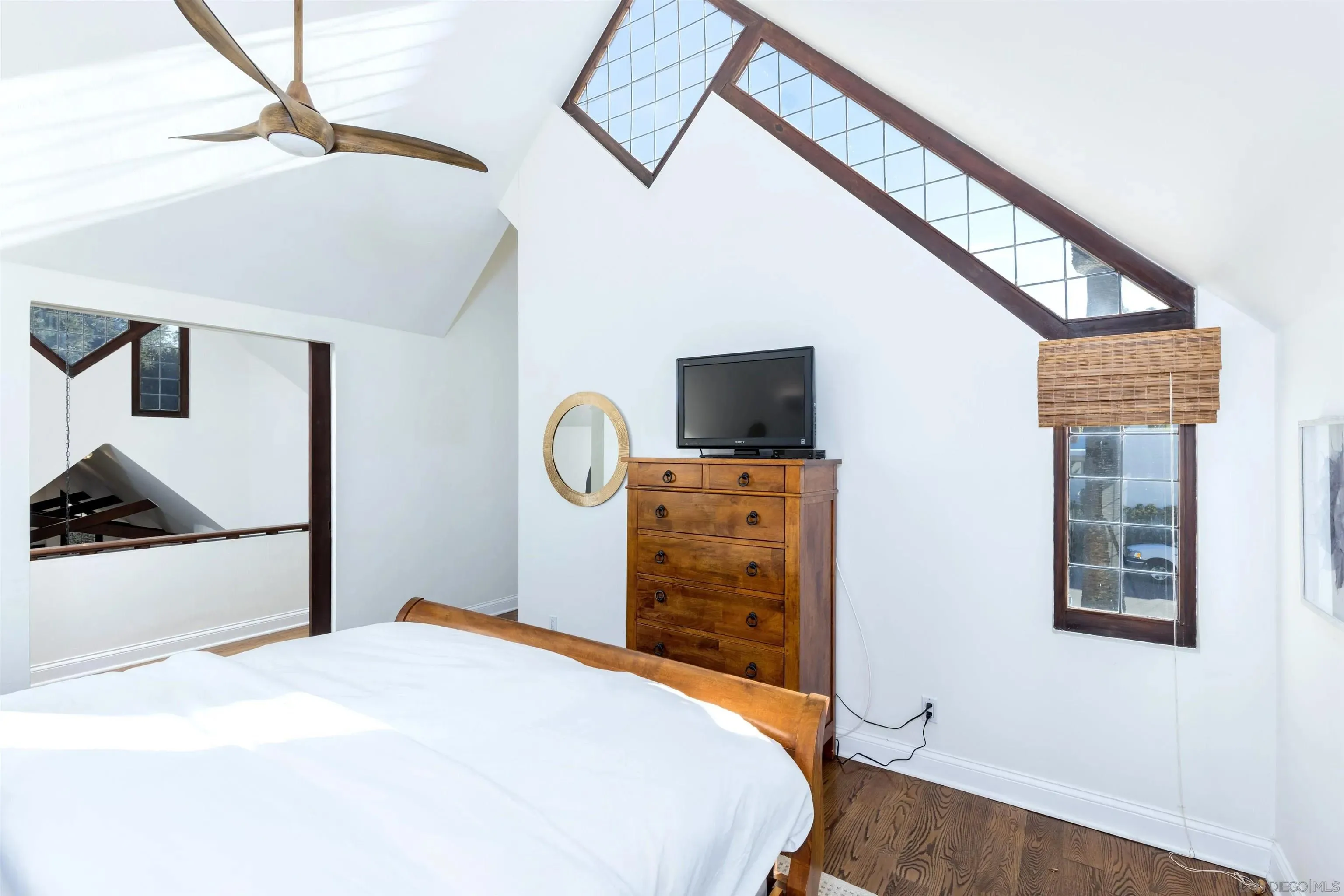 La Jolla, California 92037, United States, 4 Bedrooms Bedrooms, ,3 BathroomsBathrooms,Residential,Active,229444