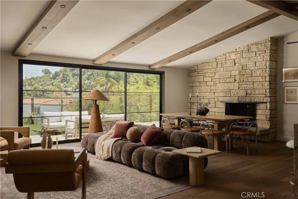 3655 Wrightwood
