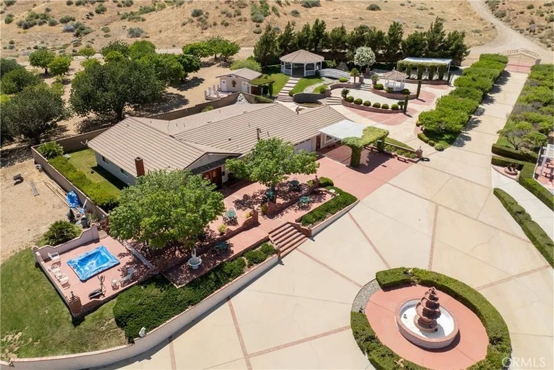 5801 Hacienda Ranch