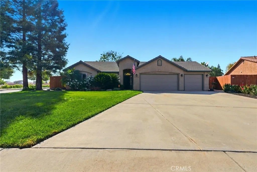 Photo of 2431 S Cedar, Visalia, CA 93292 (MLS # PI25248500)