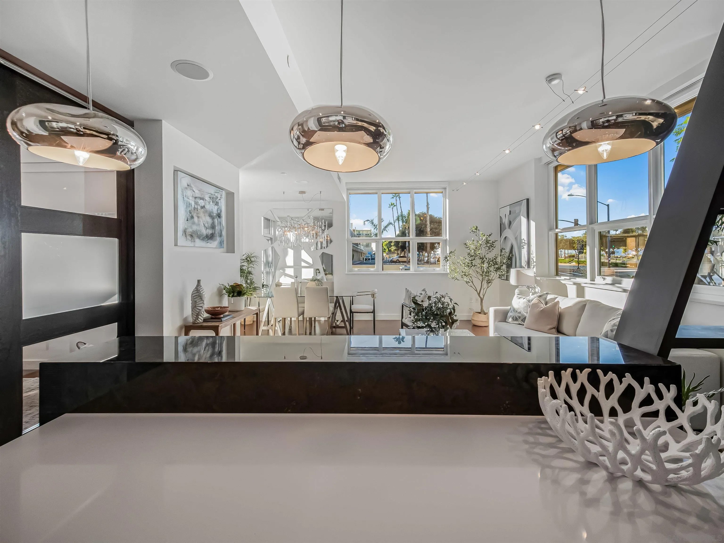 1325 Pacific Hwy 107