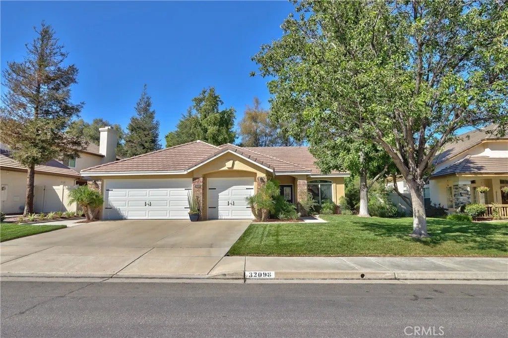 32098 Camino Seneco
