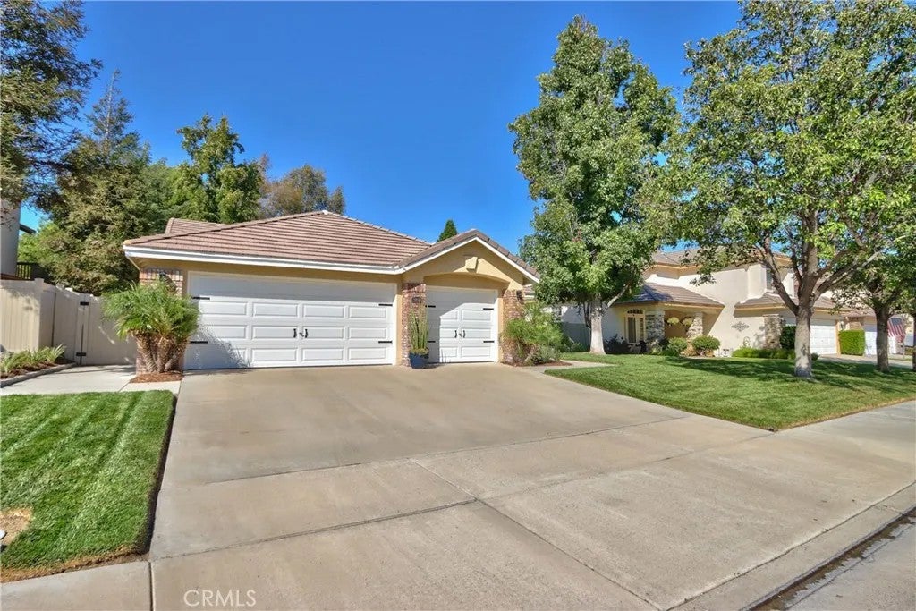 32098 Camino Seneco