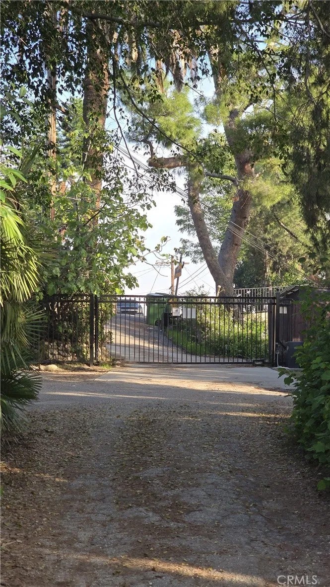 4739 Huntington Drive North