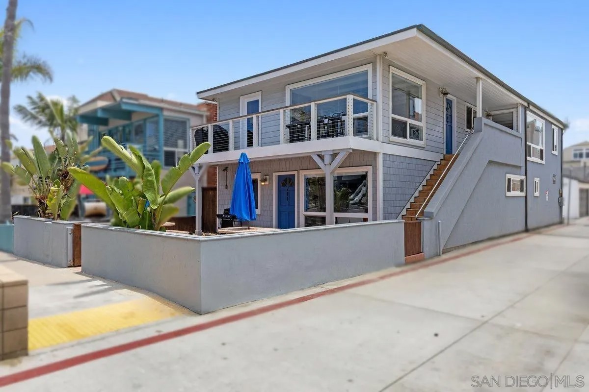 707 Ensenada Ct