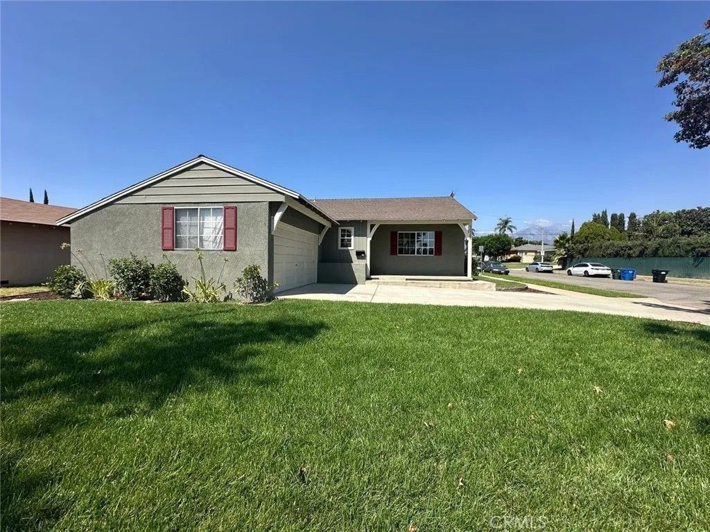 Photo of 1025 Bonnie Brae St, Pomona, CA 91767 (MLS # CV26014841)