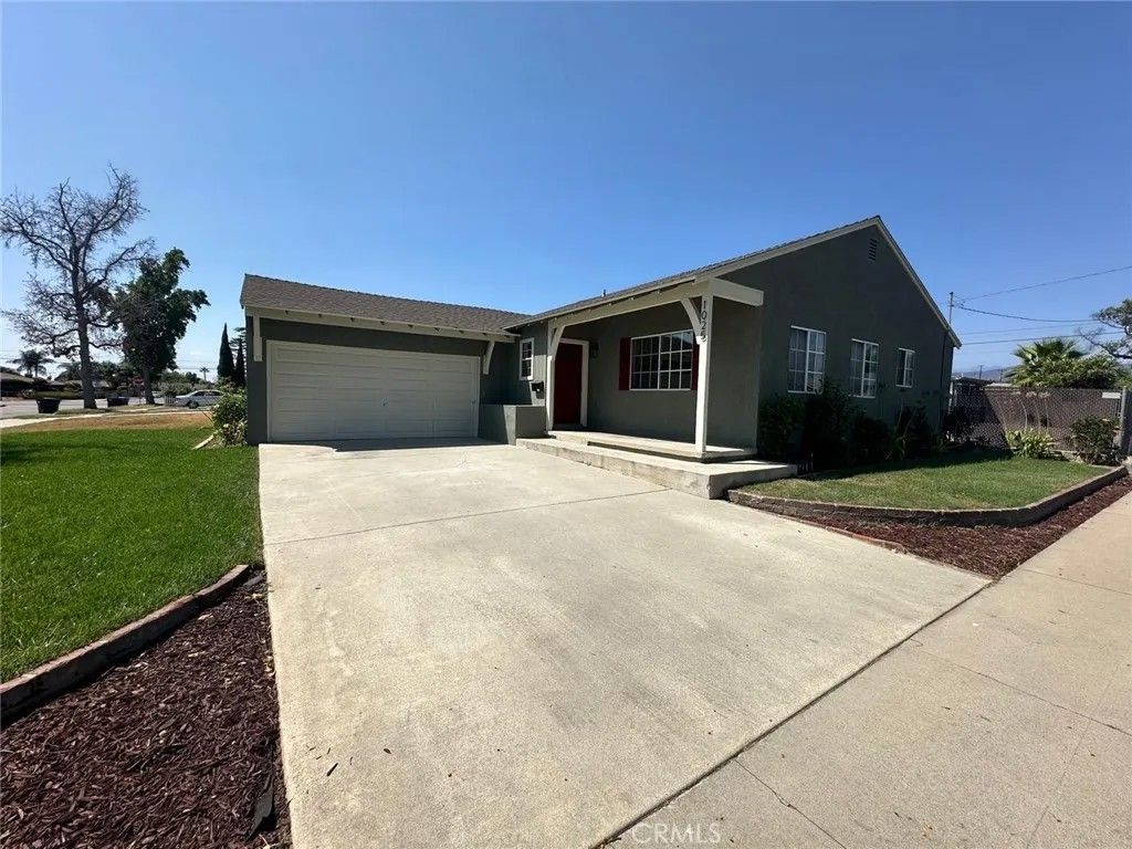 Photo of 1025 Bonnie Brae St, Pomona, CA 91767 (MLS # CV26014841)