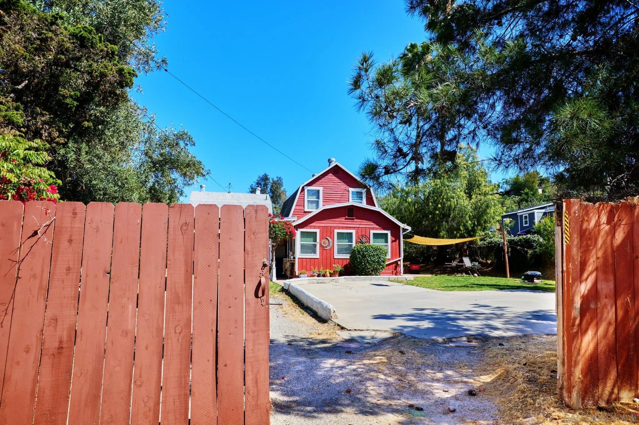 3043-45 Helix Street