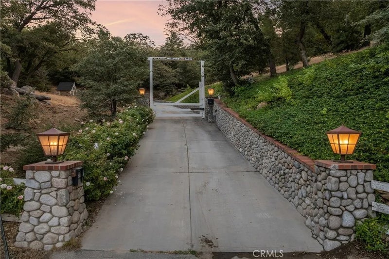 1611 Alberta Lane