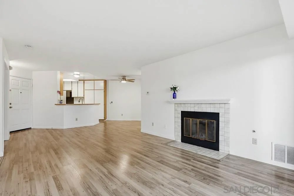 7163 Camino DeGrazia 112