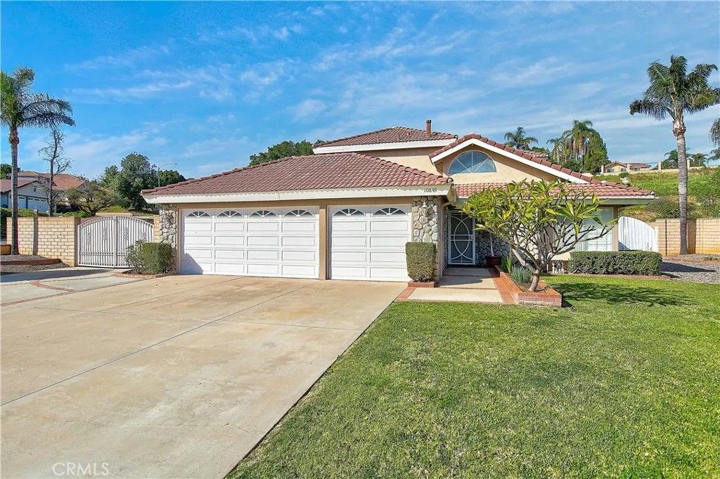 Photo of 10849 Morning View Court, Riverside, CA 92505 (MLS # IV26031388)
