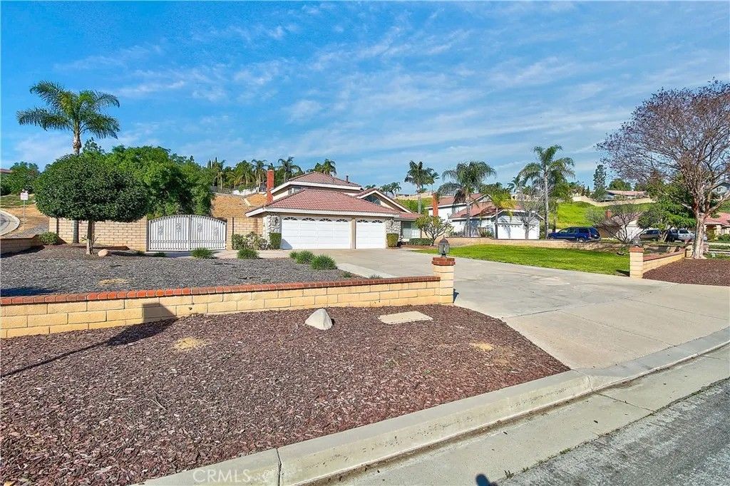 Photo of 10849 Morning View Court, Riverside, CA 92505 (MLS # IV26031388)