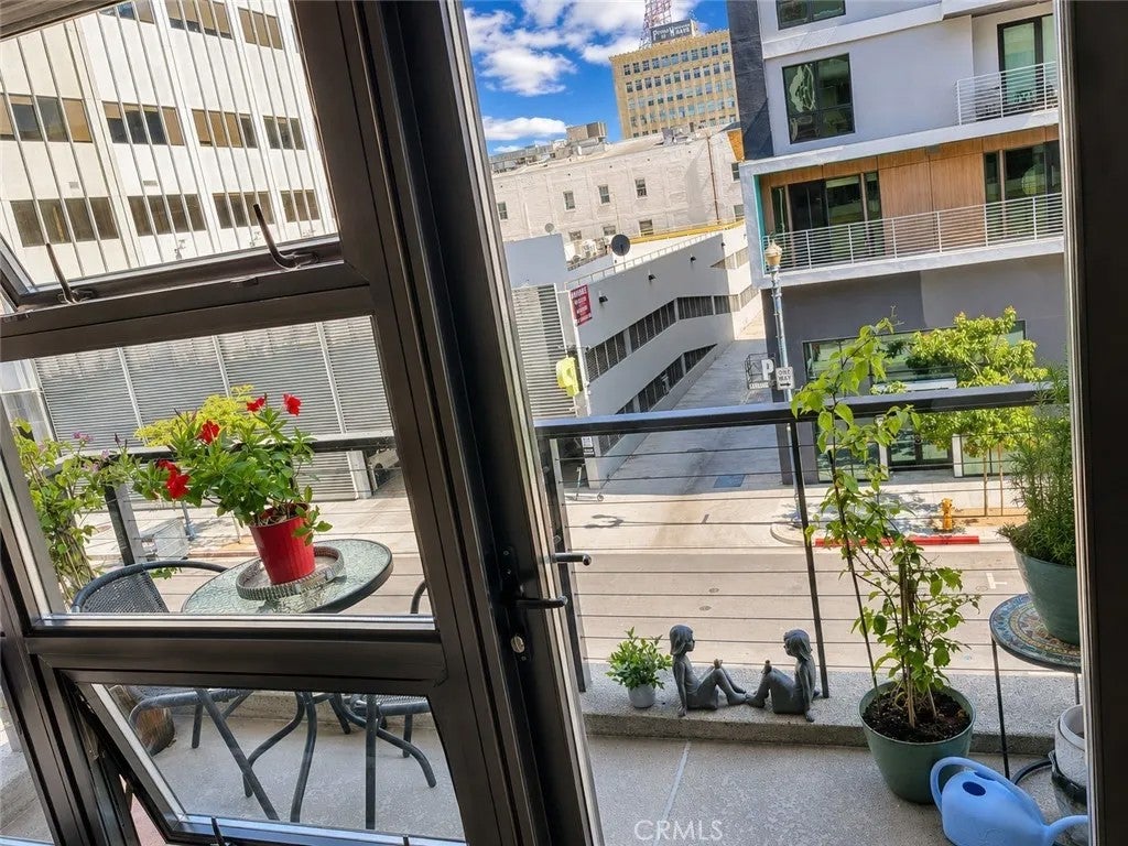 Photo of 133 The Promenade #334, Long Beach, CA 90802 (MLS # PW26115512)