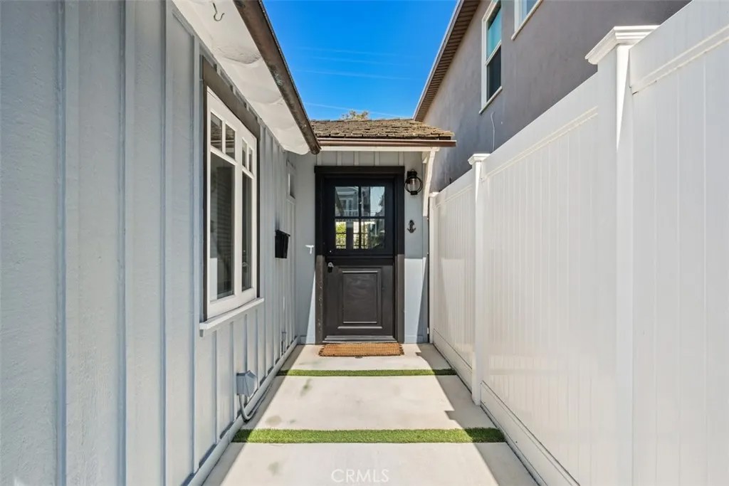 202 Onyx Avenue