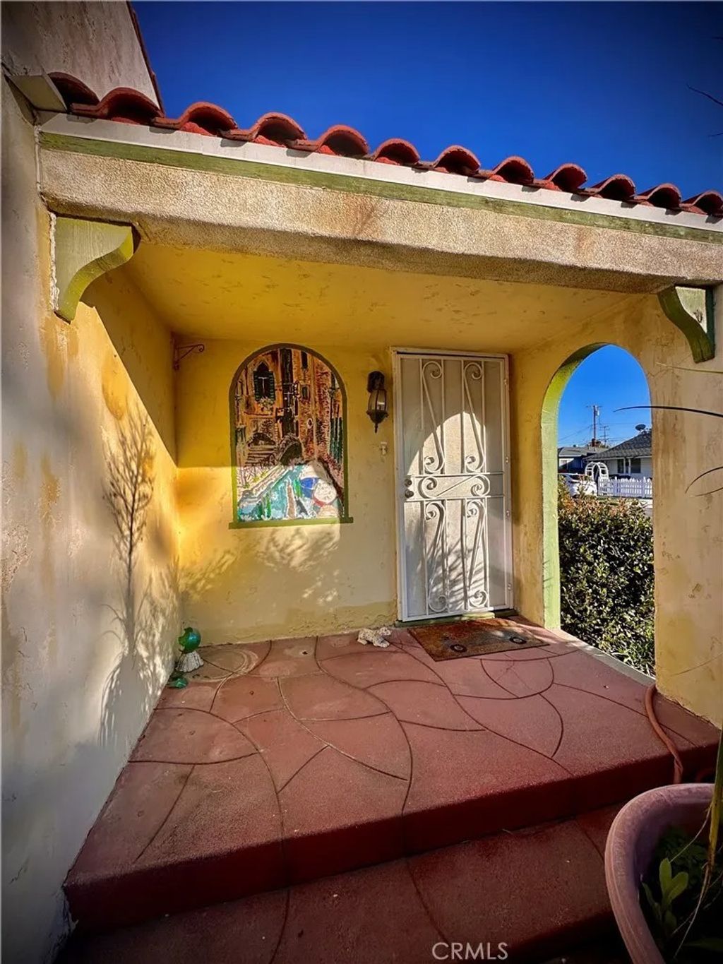 Photo of 471 E Platt Street, Long Beach, CA 90805 (MLS # DW26006109)